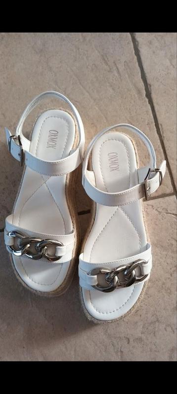 Sandalen wit 37 ( nieuw) beschikbaar voor biedingen