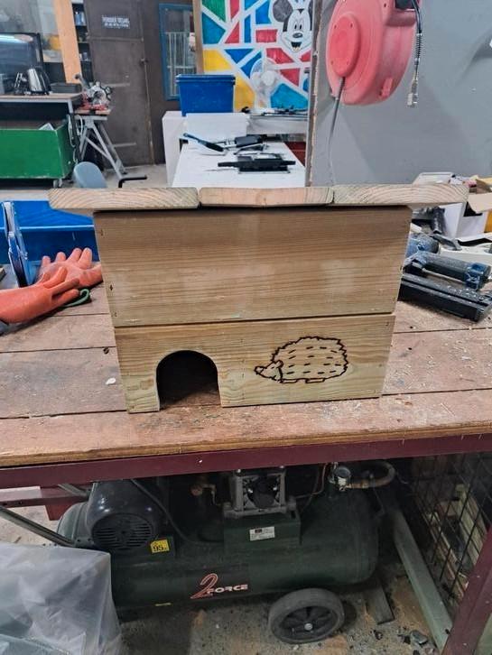 Egelhuis voor egels in de winter, Tuin en Terras, Overige Tuin en Terras, Zo goed als nieuw, Ophalen