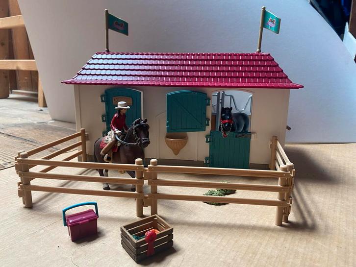 Schleich 42416 Lakeside Landhuis & Stallen, Kinderen en Baby's, Speelgoed | Poppenhuizen, Zo goed als nieuw, Poppenhuis, Ophalen of Verzenden