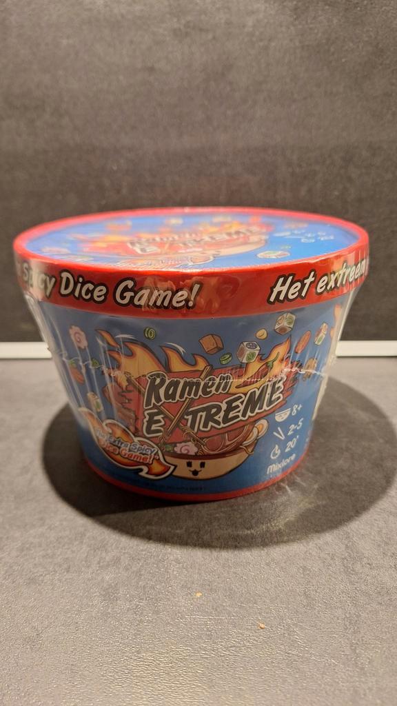 Ramen Extreme: Het Extra Pittige Dobbelspel!, Hobby en Vrije tijd, Gezelschapsspellen | Bordspellen, Nieuw, Een of twee spelers