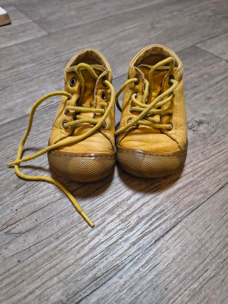 Leuke gele schoentjes maat 22 merk Naturino, Jongetje of Meisje, Ophalen of Verzenden, Naturino, Gebruikt
