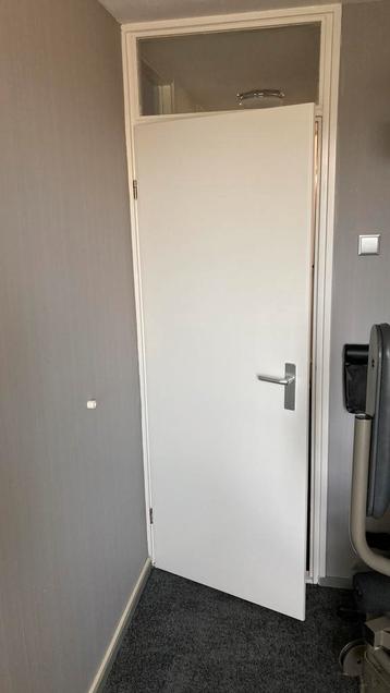 Opdekdeur 73 x 201,5 linksdraaiend beschikbaar voor biedingen