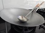 Stalen wokpan met lepel, Huis en Inrichting, Keuken | Potten en Pannen, Ophalen, Nieuw, Overige materialen, Wok