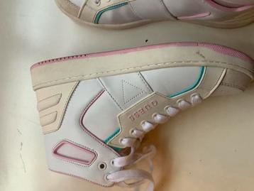 Guess Sneakers Maat 38 - Zo Goed Als Nieuw! beschikbaar voor biedingen