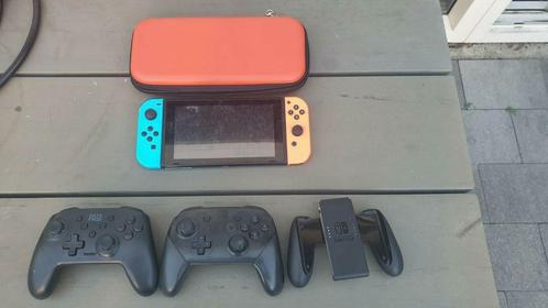 Nintendo switch, Spelcomputers en Games, Spelcomputers | Nintendo Switch, Gebruikt, Switch Original, Met 3 controllers of meer