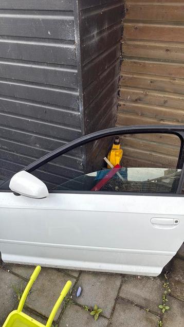 Portier audi a3 8p met buitenspiegel beschikbaar voor biedingen