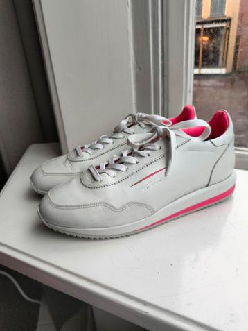 Als nieuwe Ghoud dames sneakers beschikbaar voor biedingen