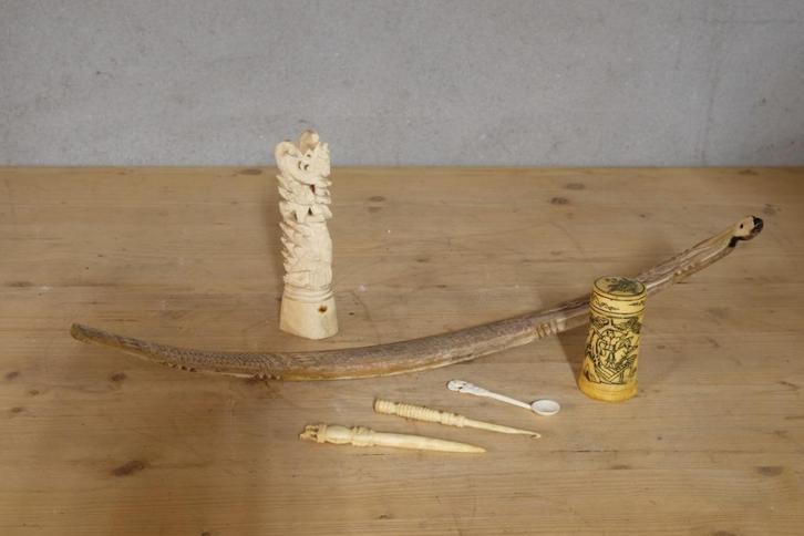 Diverse objecten been bot  antiek, Antiek en Kunst, Kunst | Niet-Westerse kunst, Ophalen of Verzenden