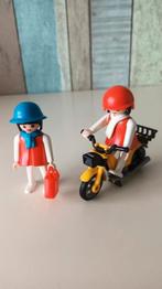 Vrouwen op bromfiets, Ophalen of Verzenden, Gebruikt