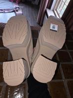Ugg Sandalen - Maat 37 - Beige, Ophalen, UGG, Beige, Nieuw