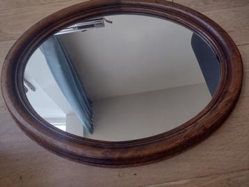 Ovale spiegel in massief houten lijst beschikbaar voor biedingen