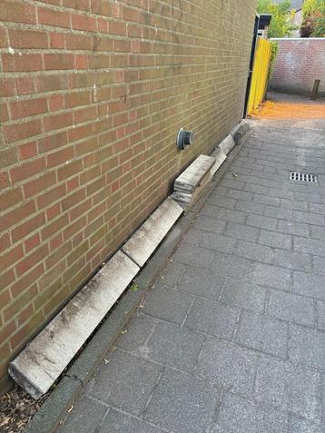 Betonbanden - 9 meter beschikbaar voor biedingen