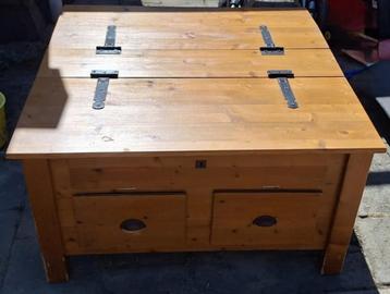 houten Salon tafel beschikbaar voor biedingen