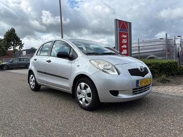 Toyota Yaris 1.3 VVTi Sol | Parkeersensoren achter | Airco | beschikbaar voor biedingen