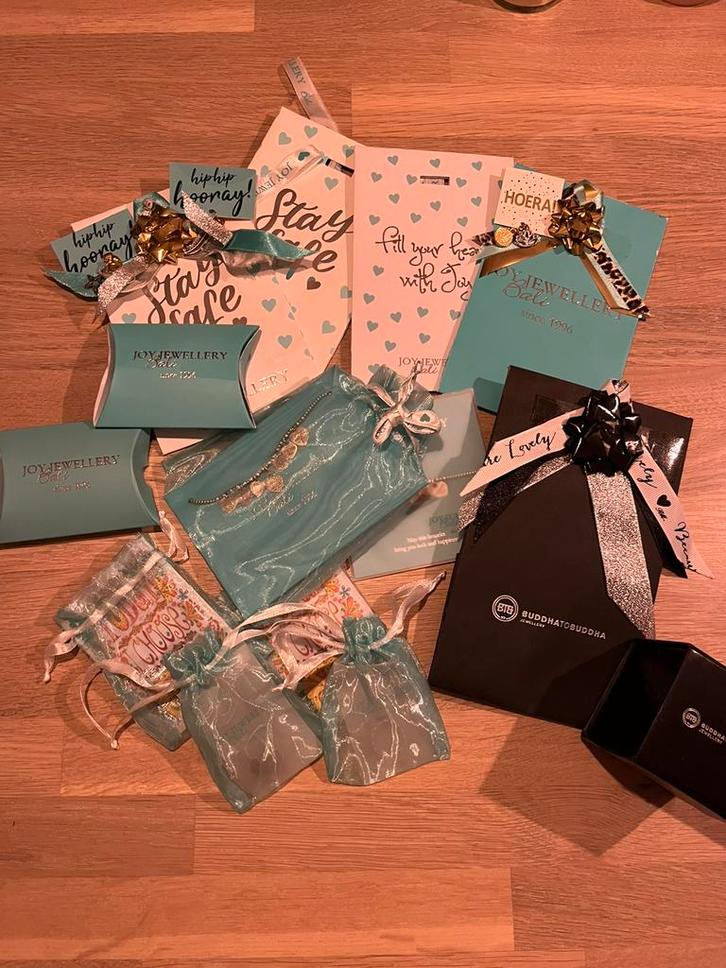 Joy Bali Jewellery & Buddha To Buddha set, Sieraden, Tassen en Uiterlijk, Overige Accessoires, Zo goed als nieuw, Ophalen of Verzenden