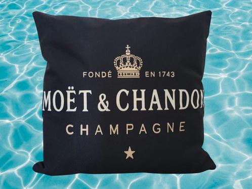 Luxe kussen van MOËT & CHANDON incl binnenkussen ‼️, Huis en Inrichting, Woonaccessoires | Kussens, Nieuw, Zwart, Vierkant, Ophalen of Verzenden