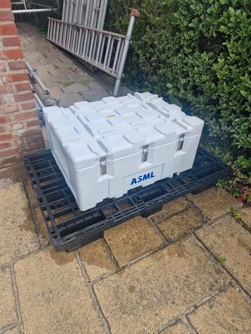 ASML bak krat box transport flightcase case kunsstof beschikbaar voor biedingen