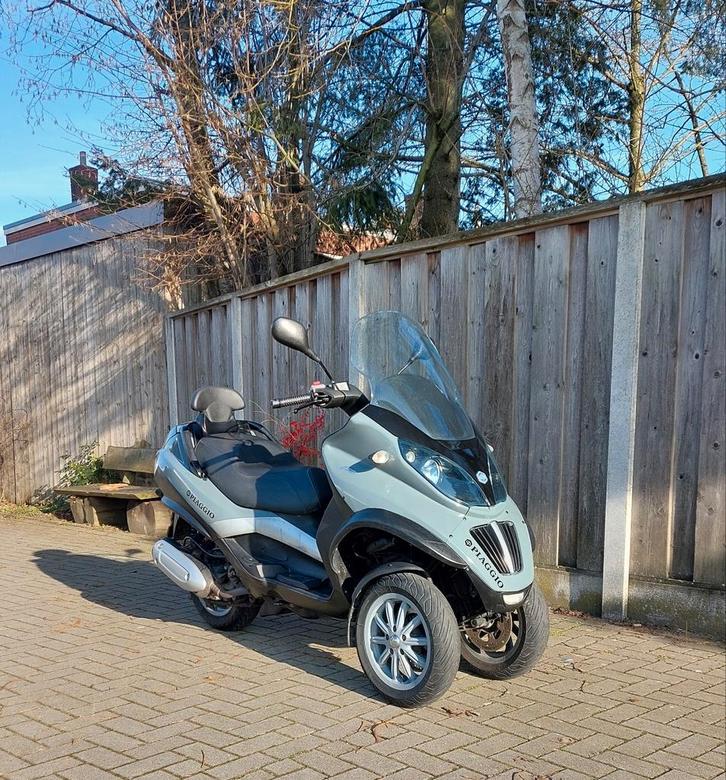 Piaggio MP3 250 IE – Nardo Grey – Autorijbewijs B, Motoren, Motoren | Piaggio, Particulier, Scooter, 12 t/m 35 kW, 1 cilinder