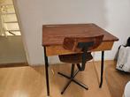 Vintage bureau met stoel  kinderen eventueel 2 beschikbaar, Huis en Inrichting, Bureaus, Ophalen of Verzenden, Zo goed als nieuw