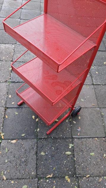 Display rek,  opklapbare krukken,  harmonica kar,  Workmate  beschikbaar voor biedingen