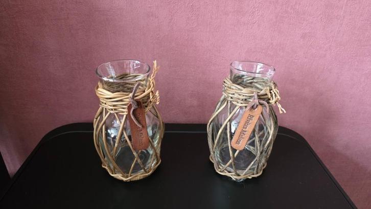 kleine Vaasjes🍀Riviera Maison 2 stuks🌿🌿In mooie staat, Huis en Inrichting, Woonaccessoires | Vazen, Gebruikt, Overige kleuren
