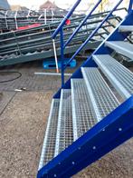 Stalen trap met bordes blauw hoog 2.7mtr nor008, Ophalen of Verzenden, 2 tot 4 meter