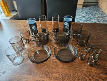 Zo goed als Nieuw Zes-delig Glazen servies Set beschikbaar voor biedingen