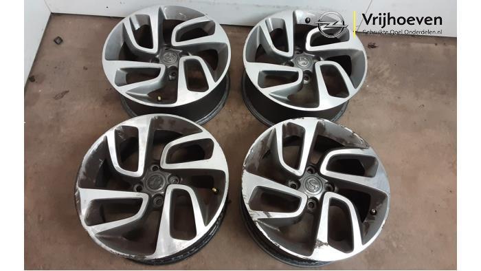 Velgen set van een Opel Crossland X (Crossland X 17-), Auto-onderdelen, Banden en Velgen, Personenwagen, Gebruikt, 3 maanden garantie