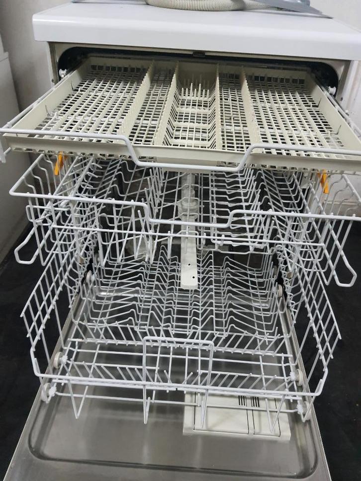 A+ Miele Vrijstaande vaatwasser met besteklade werkt Perfect, Witgoed en Apparatuur, Vaatwasmachines, Zo goed als nieuw, Vrijstaand