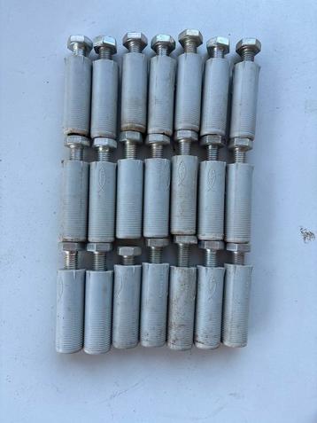 (F) Rehau afstandsbouten met kunststof huls –Made in Germany beschikbaar voor biedingen