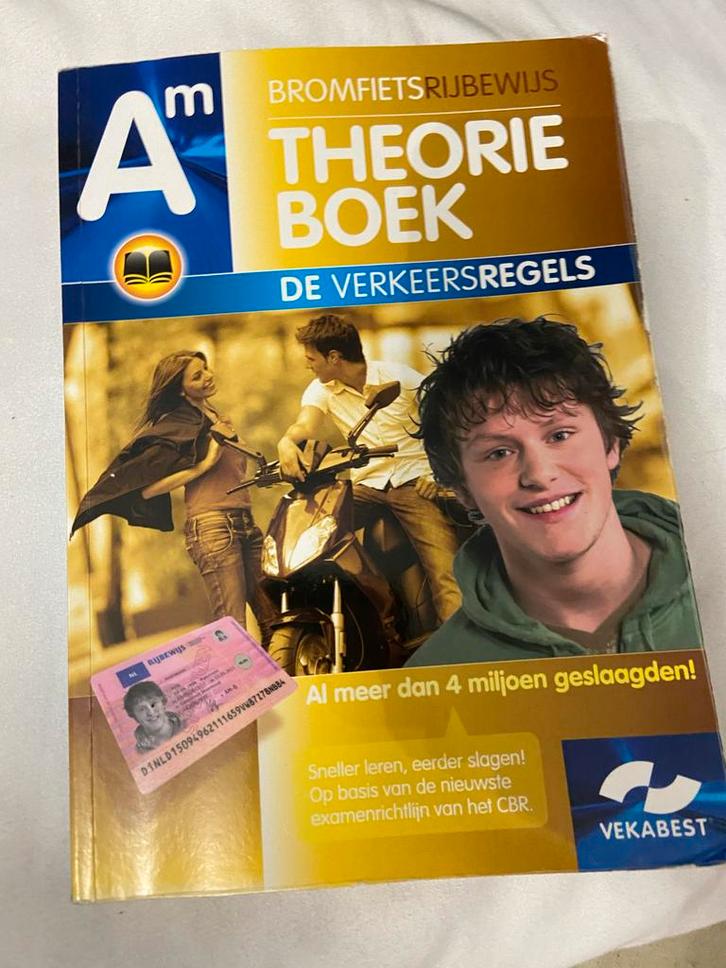 Scooter Theorieboek - Bromfietsrijbewijs, Boeken, Studieboeken en Cursussen, Gelezen, Ophalen of Verzenden