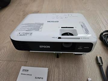 Epson beamer EB S04 met wifi beschikbaar voor biedingen