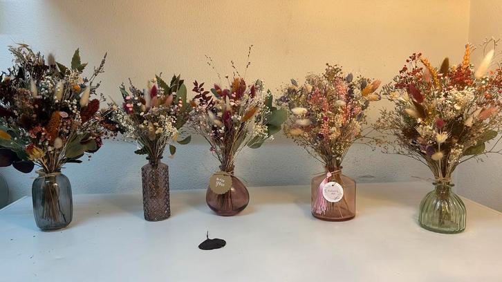 Droogbloemen in vaas, Huis en Inrichting, Woonaccessoires | Kunstplanten en Kunstbloemen, Nieuw, Binnen, Ophalen of Verzenden