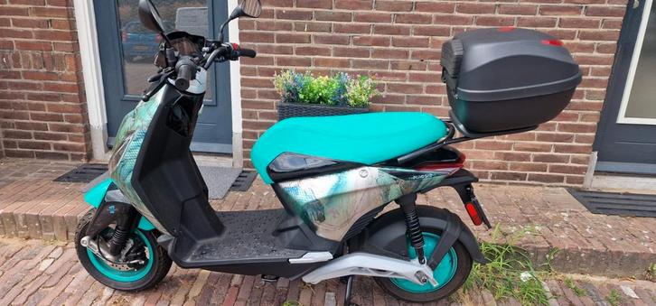 Elektrische Scooter Special Edition - Weinig KM!, Fietsen en Brommers, Brommeronderdelen | Snorfietsen, Zo goed als nieuw, Overige merken