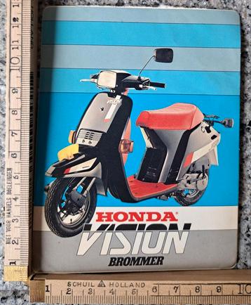 Vintage sticker HONDA vision brommer merk logo beschikbaar voor biedingen