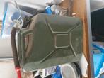 Metalen jerrycan met vultuit, Ophalen