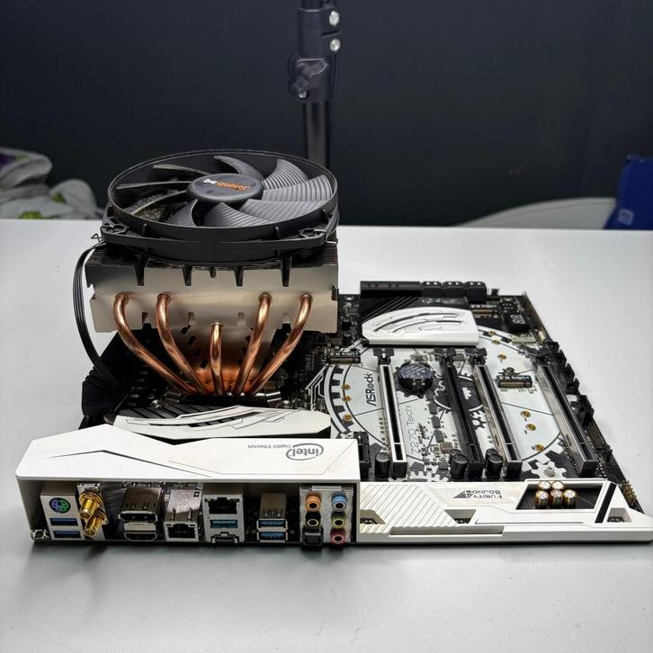 ASRock Z270 Taichi + Intel i7-7700 Compleet Werkend, Computers en Software, Moederborden, Gebruikt, Intel, DDR4, Ophalen of Verzenden