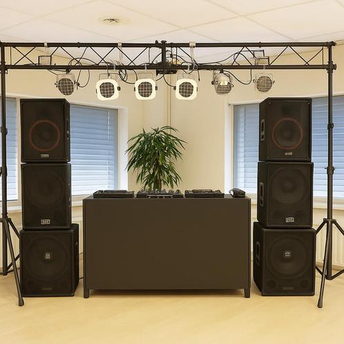 Dj PA sound system met subwoofers en speakers. Los mogelijk, Muziek en Instrumenten, Dj-sets en Draaitafels, Zo goed als nieuw