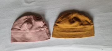 2x Bambino newborn mutsje  beschikbaar voor biedingen
