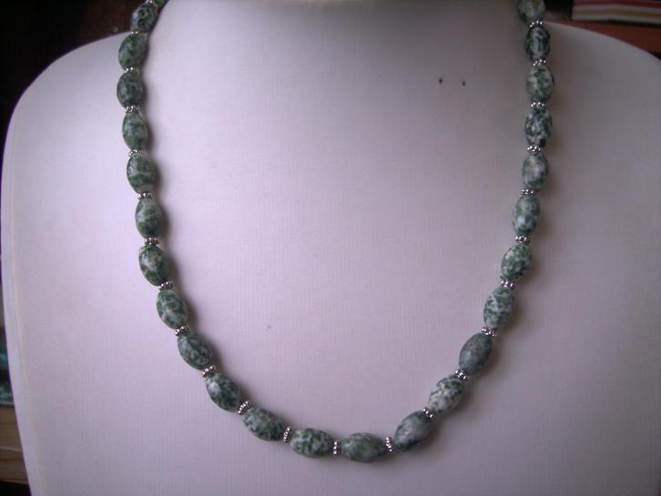 Een mooie Groene Boom Agaat edelstenen ketting, Sieraden, Tassen en Uiterlijk, Antieke sieraden, Ketting, Overige materialen, Met edelsteen