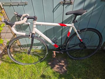 Kinders race fiets. 80 cm hoog beschikbaar voor biedingen