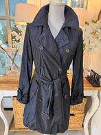 Chique, licht glanzende trenchcoat Max Mara, 36/S, ZGAN., Kleding | Dames, Jassen | Winter, Max Mara, Zo goed als nieuw, Maat 36 (S)