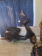Vespa sprint s, Fietsen en Brommers, Scooters | Vespa, Ophalen, Vespa S, 49 cc, Zo goed als nieuw