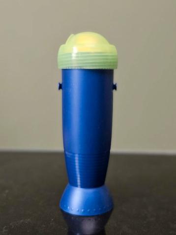 Tupperware beker met draaideksel beschikbaar voor biedingen