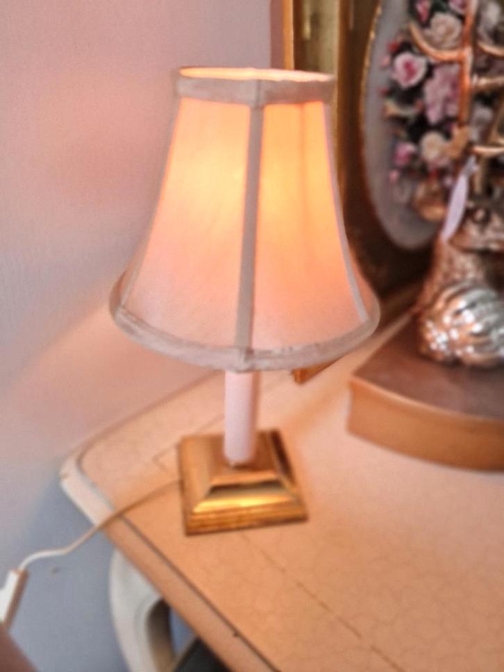 Vintage tafellampje, Huis en Inrichting, Lampen | Tafellampen, Zo goed als nieuw, Minder dan 50 cm, Metaal, Stof, Ophalen of Verzenden