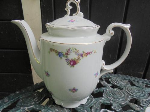 Koffiepot K & E Marie Veronique met bloemetjes guirlande, Antiek en Kunst, Antiek | Servies los, Ophalen of Verzenden