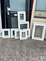Kunststof & houten kozijnen . Zie fotos 30 stuks, Doe-het-zelf en Verbouw, Kozijnen en Schuifpuien, Ophalen of Verzenden, Zo goed als nieuw
