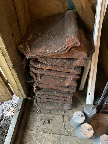 Dakpannen gratis op te halen beschikbaar voor biedingen