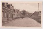 127 Huizum Dorp Leeuwarden met mensen B67, Verzamelen, Ansichtkaarten | Nederland, Verzenden, Ongelopen, Friesland