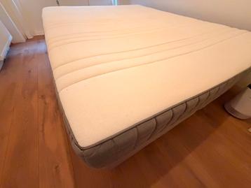 IKEA boxspring met matras | 160 x 200 | Goede staat beschikbaar voor biedingen
